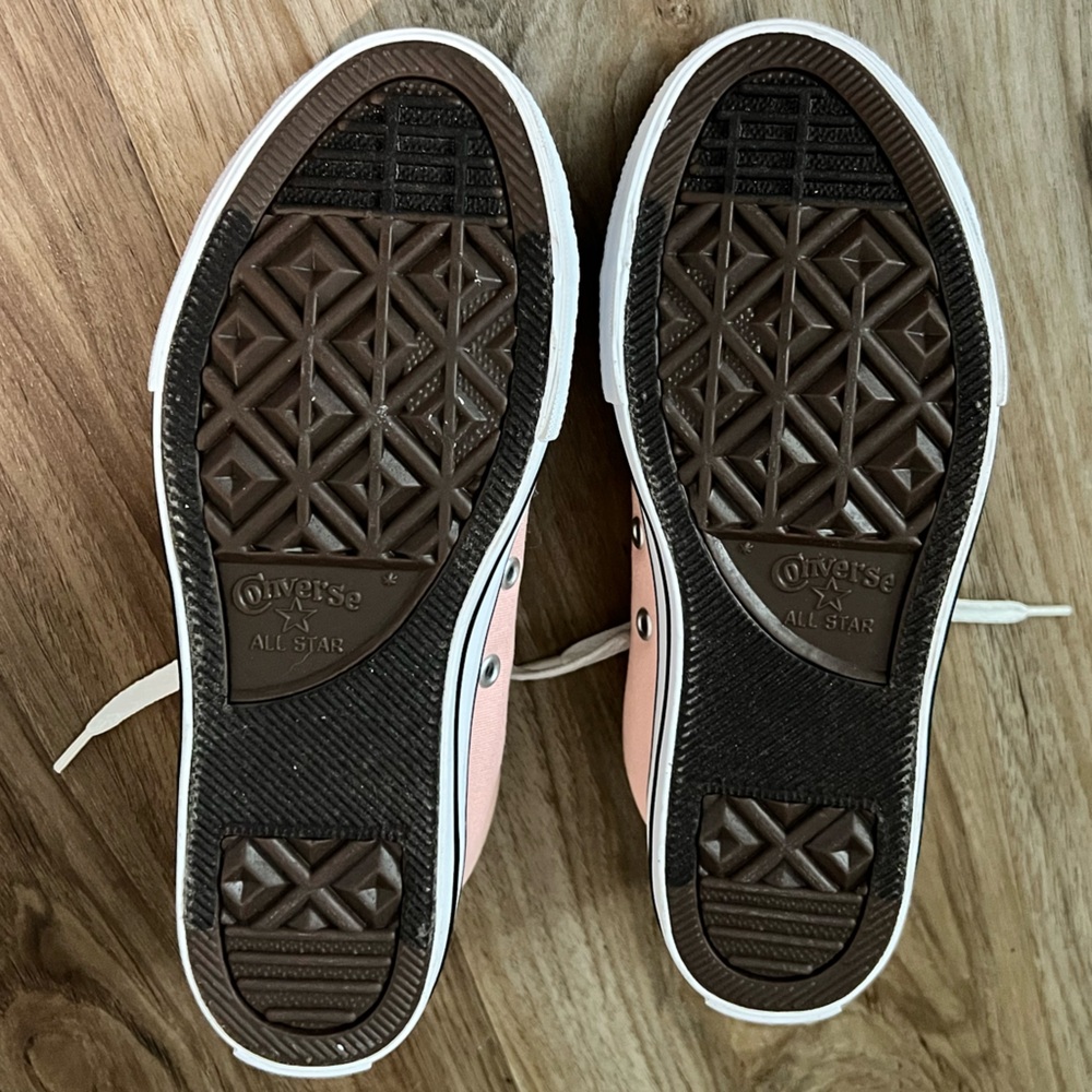 Pink Converse - Picture 4 of 4